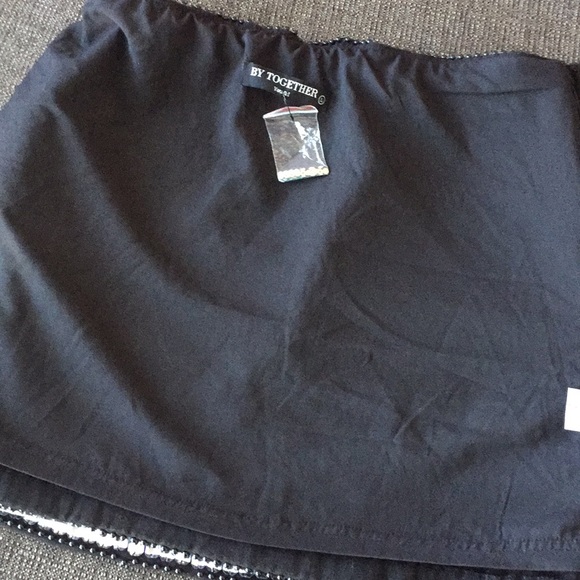 ✨ByTogether Stunning Mini Skirt✨ - Picture 5 of 8